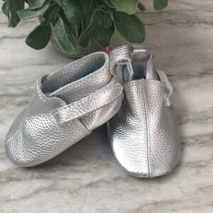 Zutano leather silver 6 mo baby shoes booties 6M boys girls
